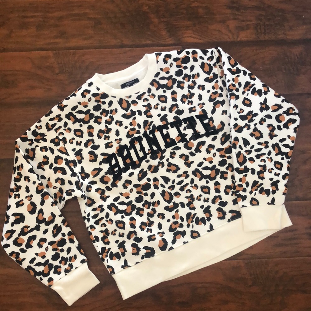 BRUNETTE STEP SISTER CREW WHILE LEO BLACK